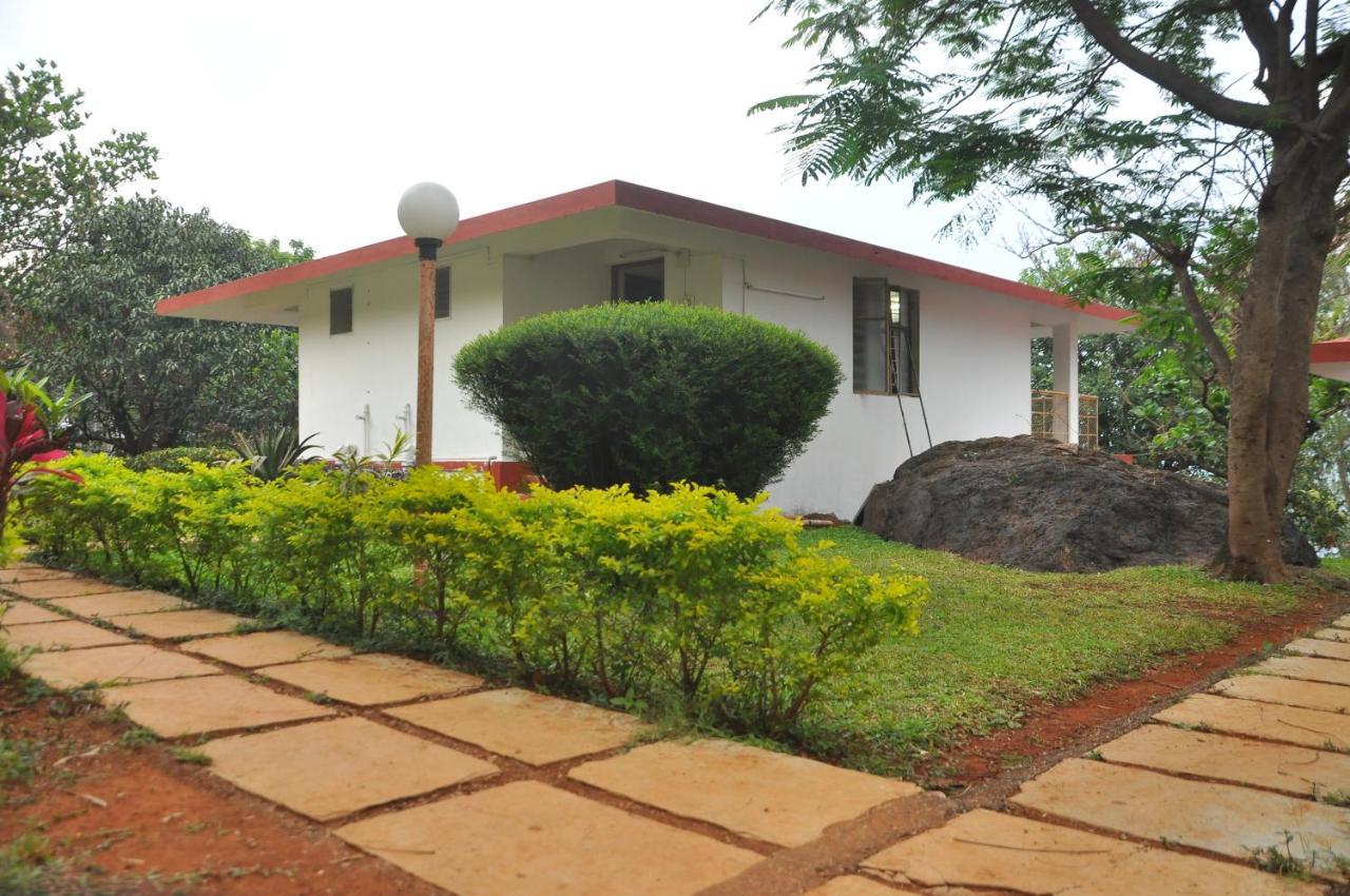 Koyna Lake Resort Koynanagar Exteriör bild