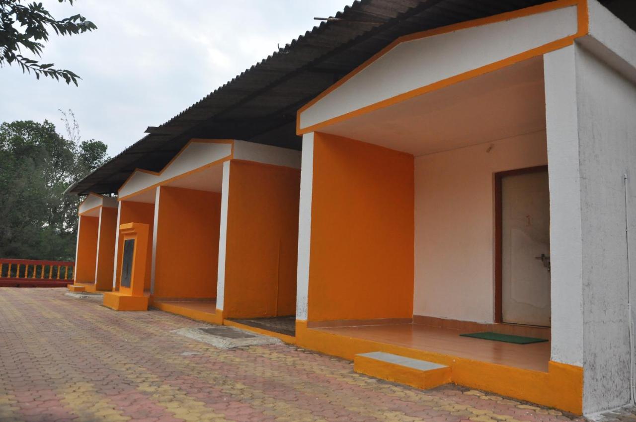 Koyna Lake Resort Koynanagar Exteriör bild