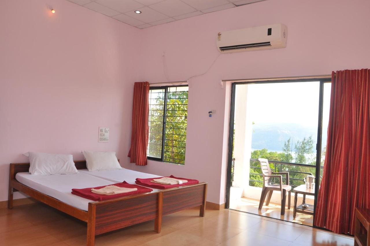 Koyna Lake Resort Koynanagar Exteriör bild