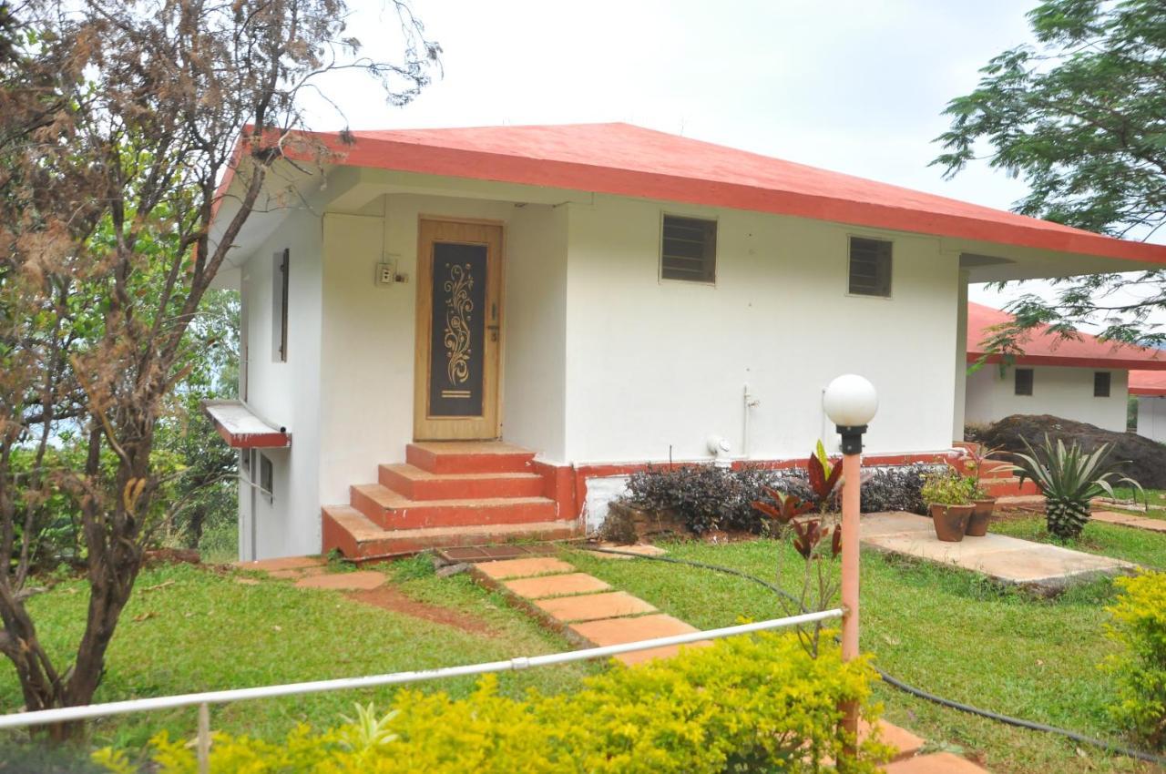 Koyna Lake Resort Koynanagar Exteriör bild